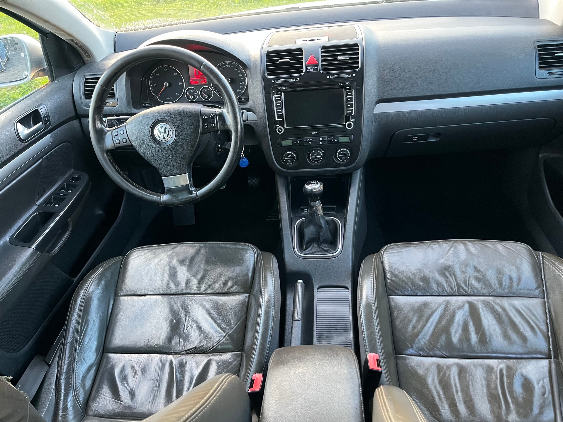 VW Golf Variant 1.9 TDI Comfortline 4Motion-image-11