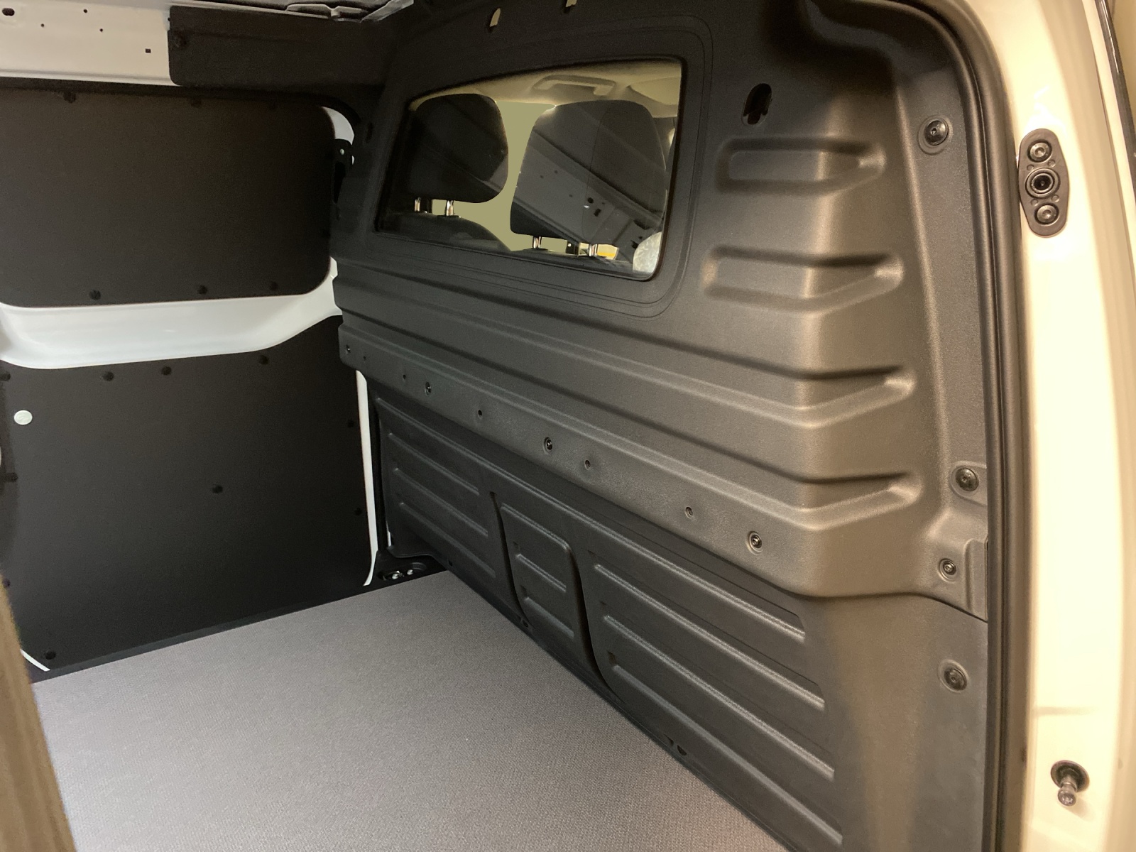 VW ID. Buzz Cargo Pro-image-14