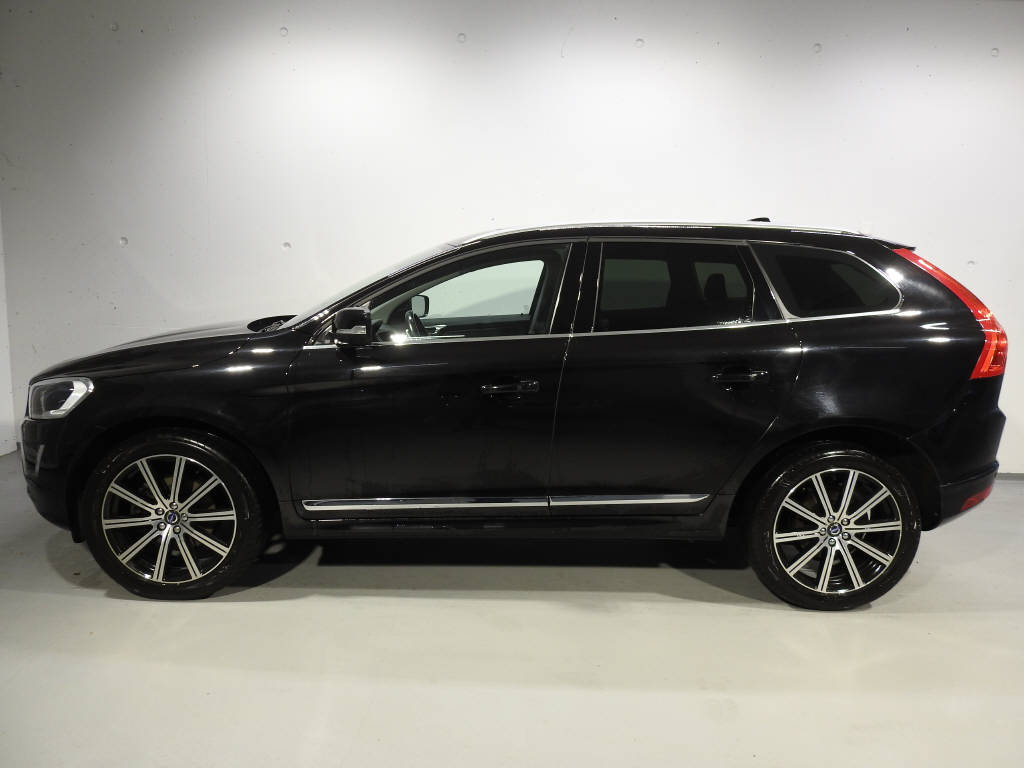 VOLVO XC60 2.0 T5 Summum AWD S/S-image-2