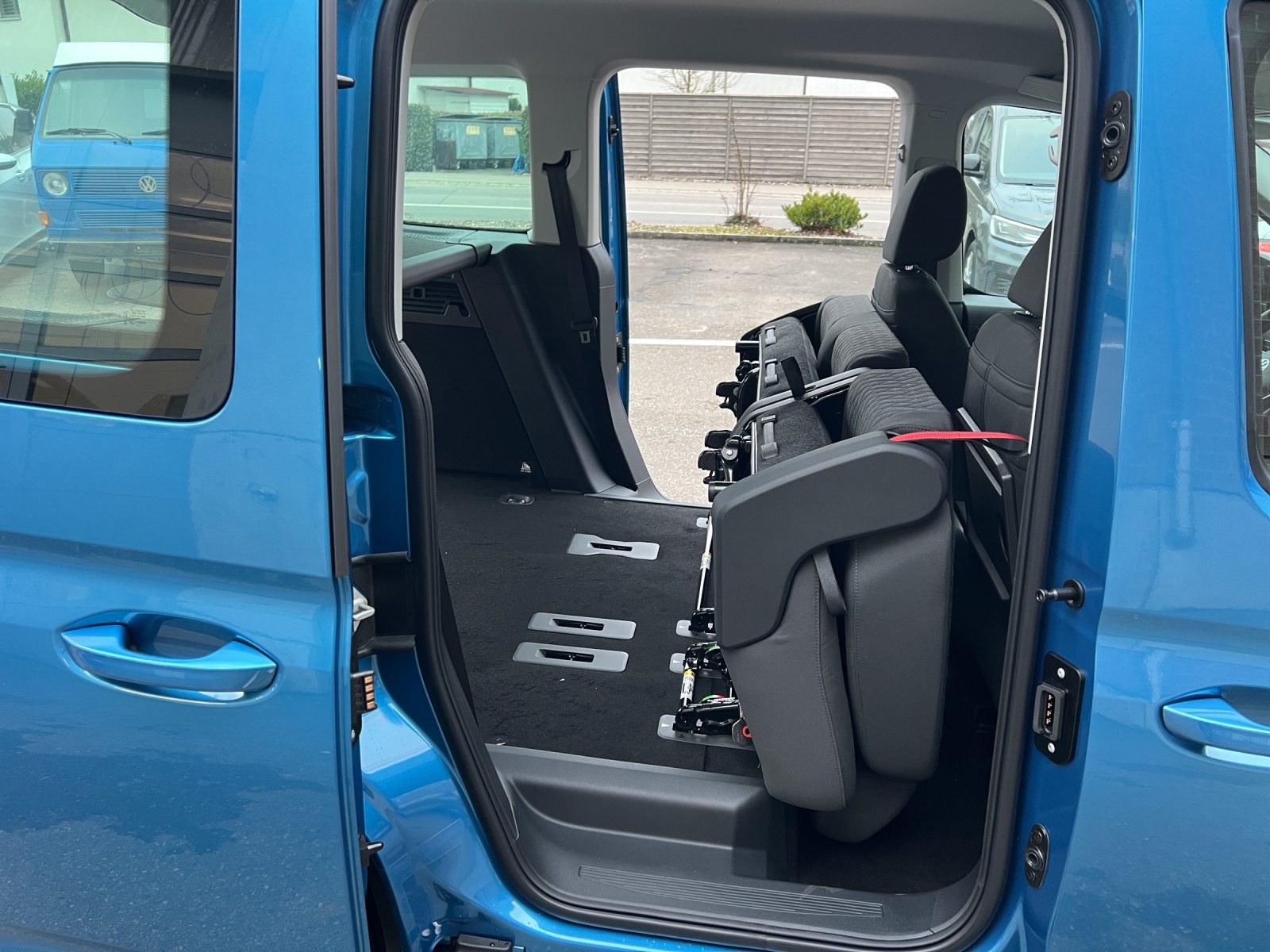 VW Caddy 1.5 TSI Life DSG-image-10