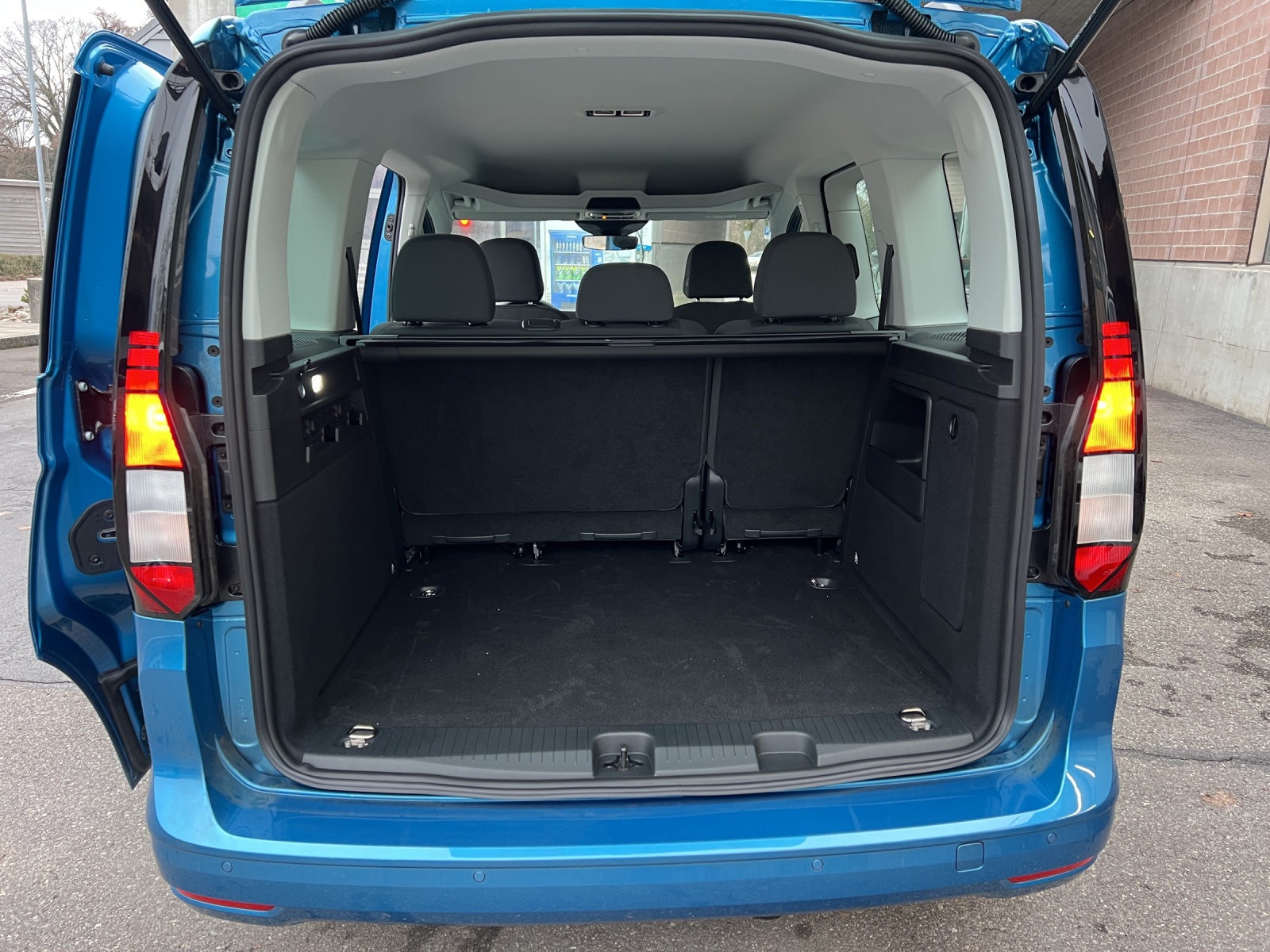 VW Caddy 1.5 TSI Life DSG-image-9