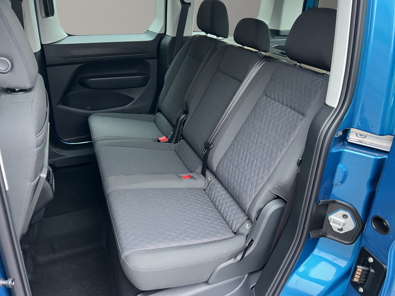 VW Caddy 1.5 TSI Life DSG-image-8