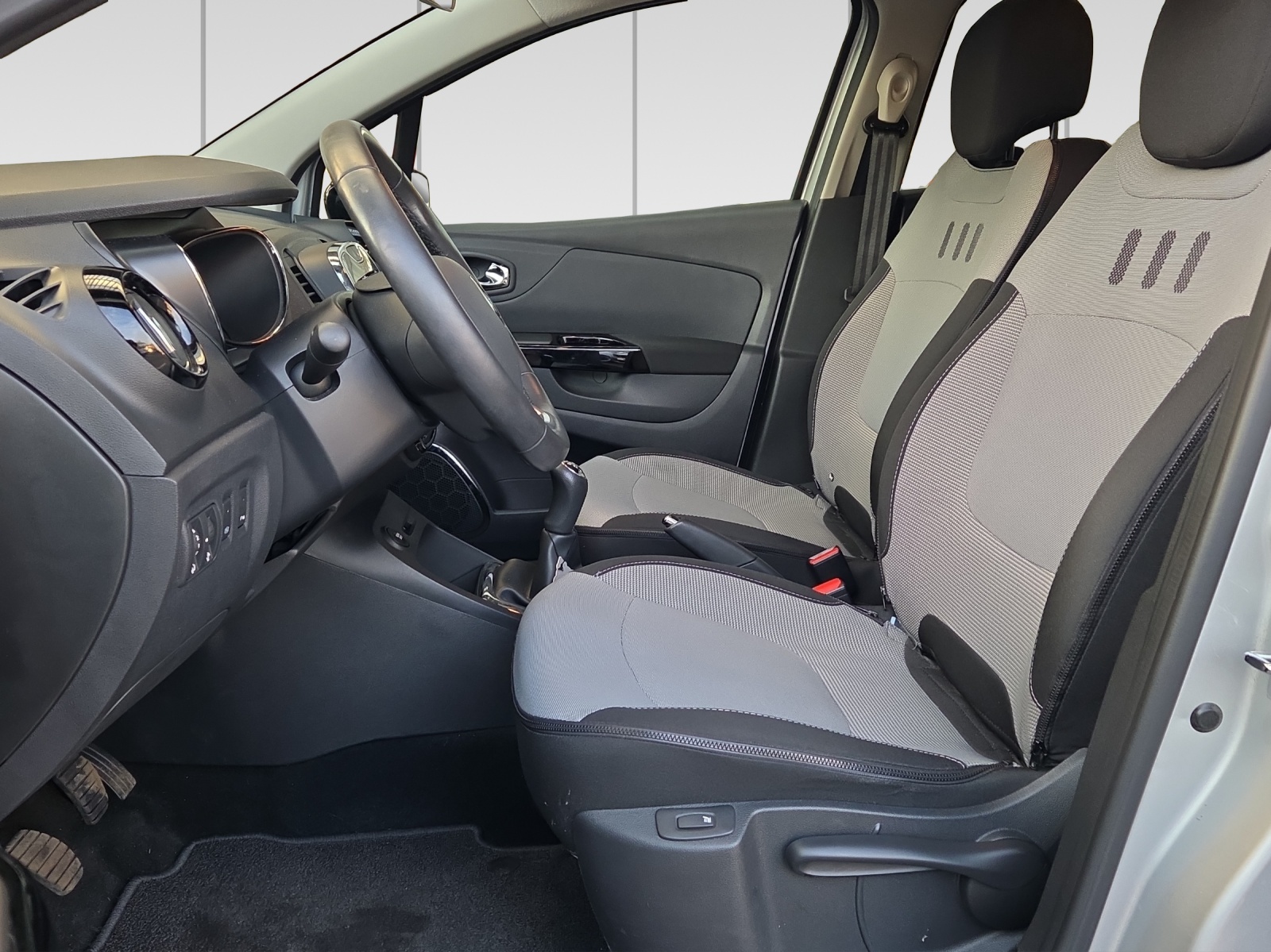 RENAULT Captur 0.9 12V Privilège-image-5