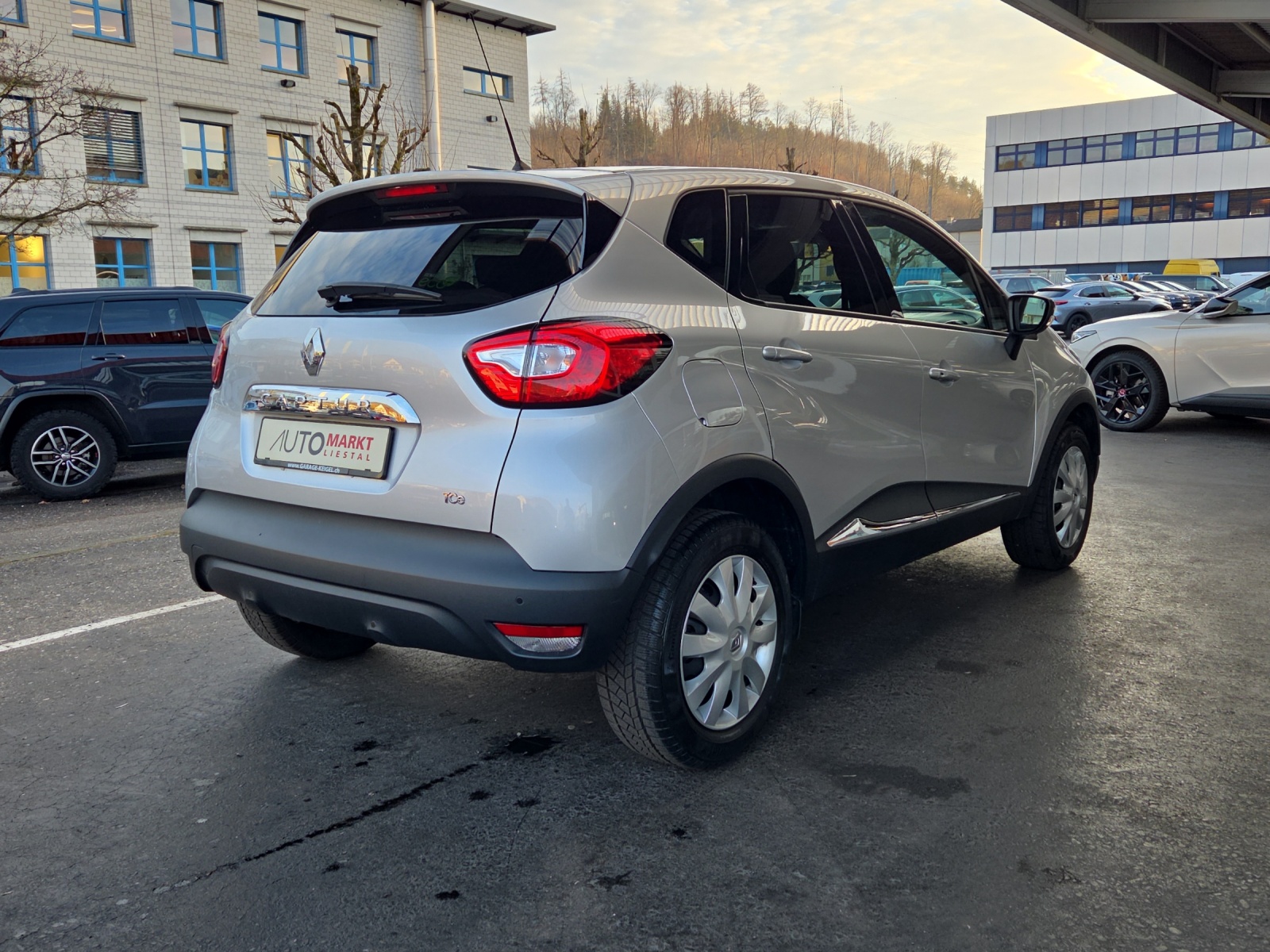 RENAULT Captur 0.9 12V Privilège-image-12