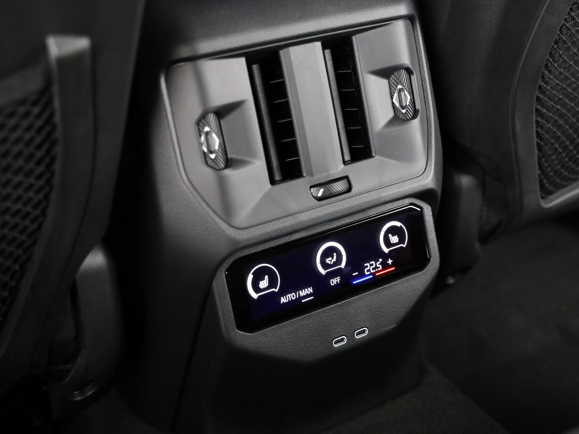 BMW X3 M50i-image-21