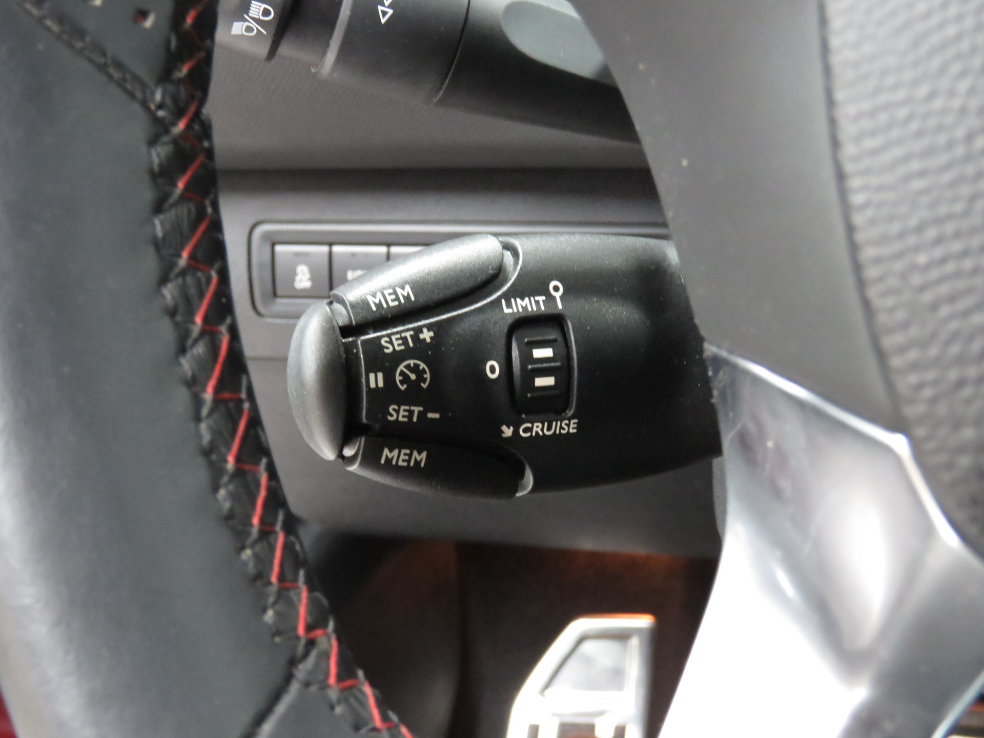PEUGEOT 308 SW 1.2 THP GT Line Automat (AHK 1.1 t)-image-17