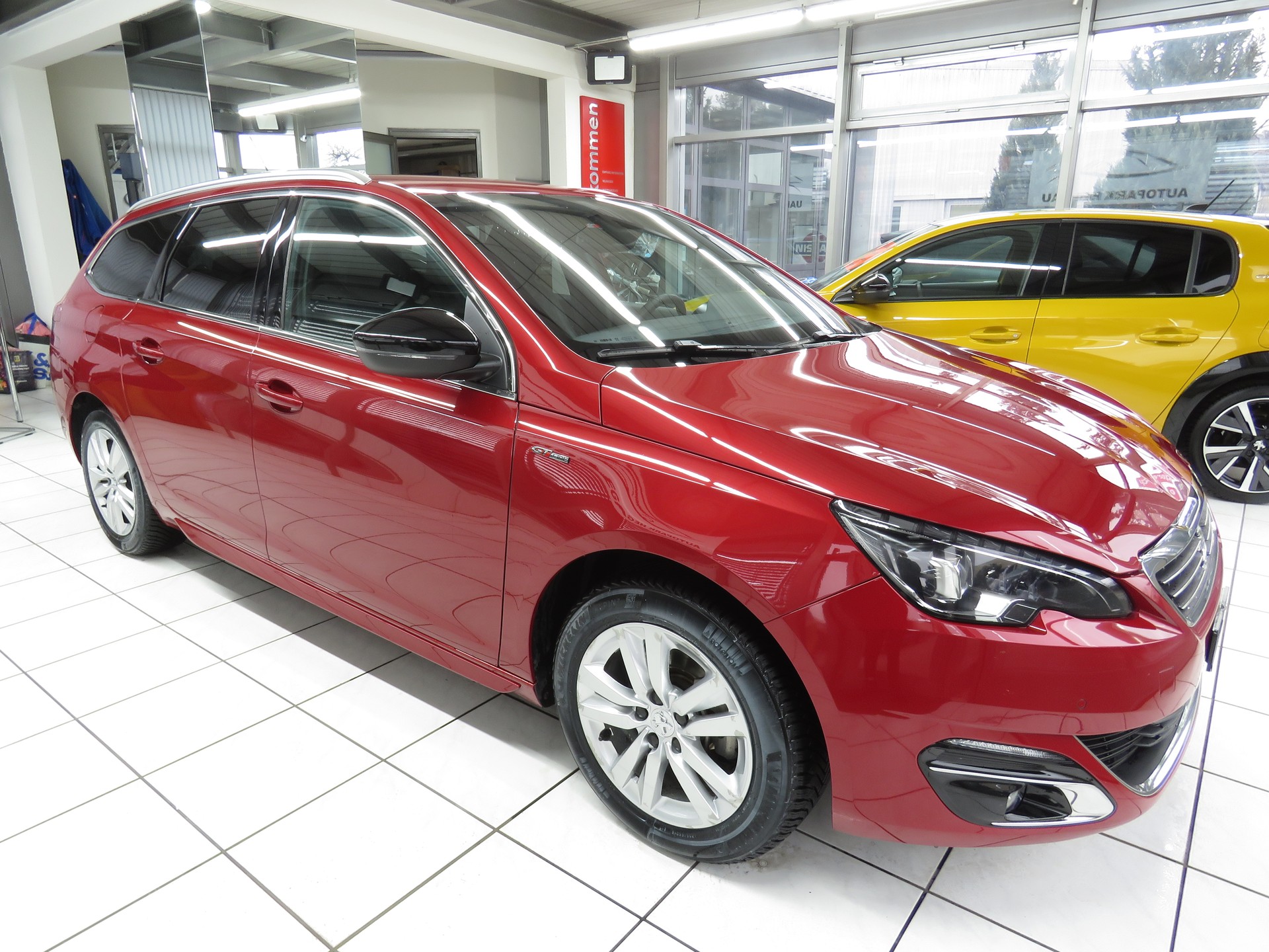 PEUGEOT 308 SW 1.2 THP GT Line Automat (AHK 1.1 t)-image-2