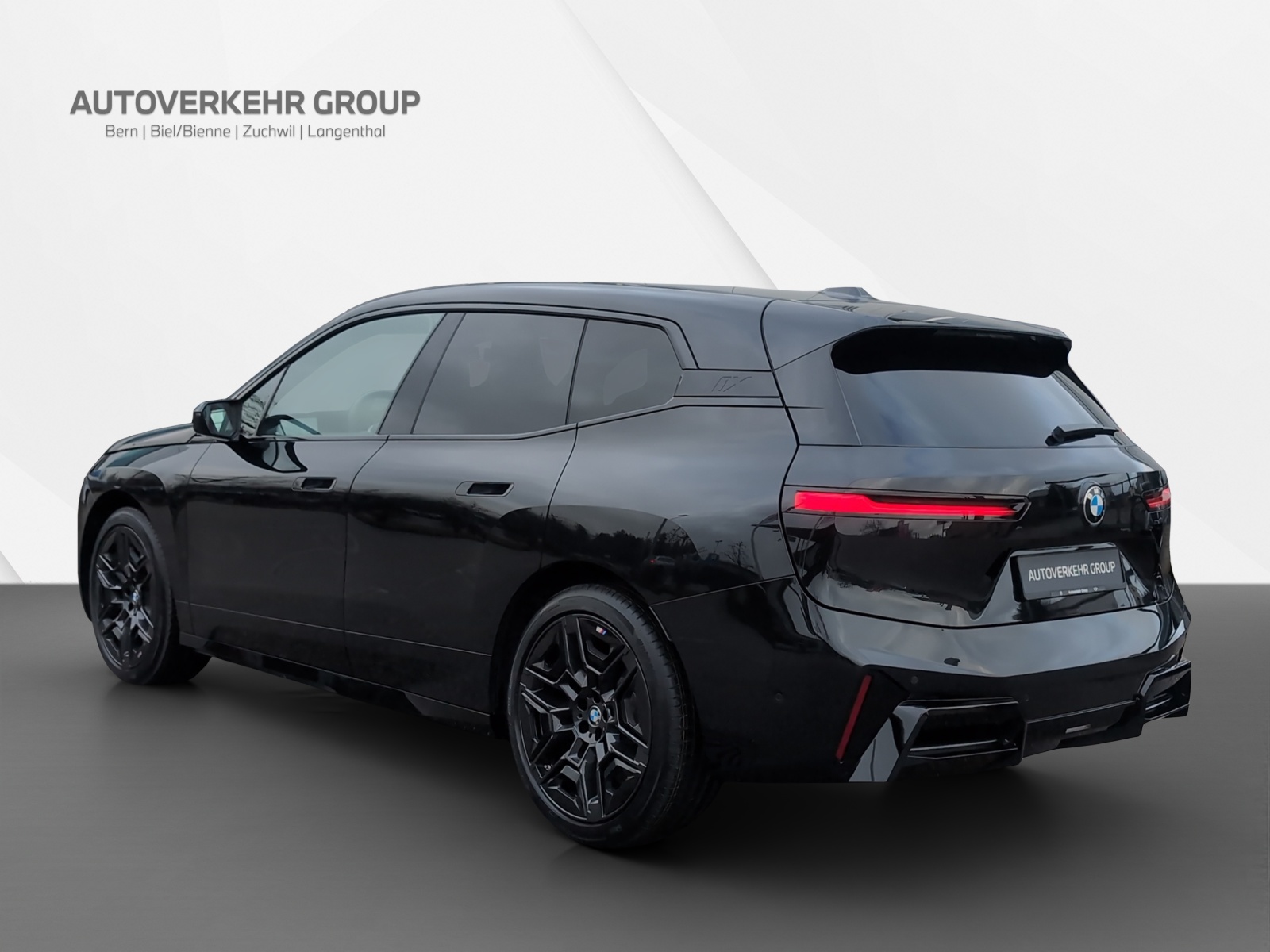 BMW iX xDrive45 M Sport-image-3