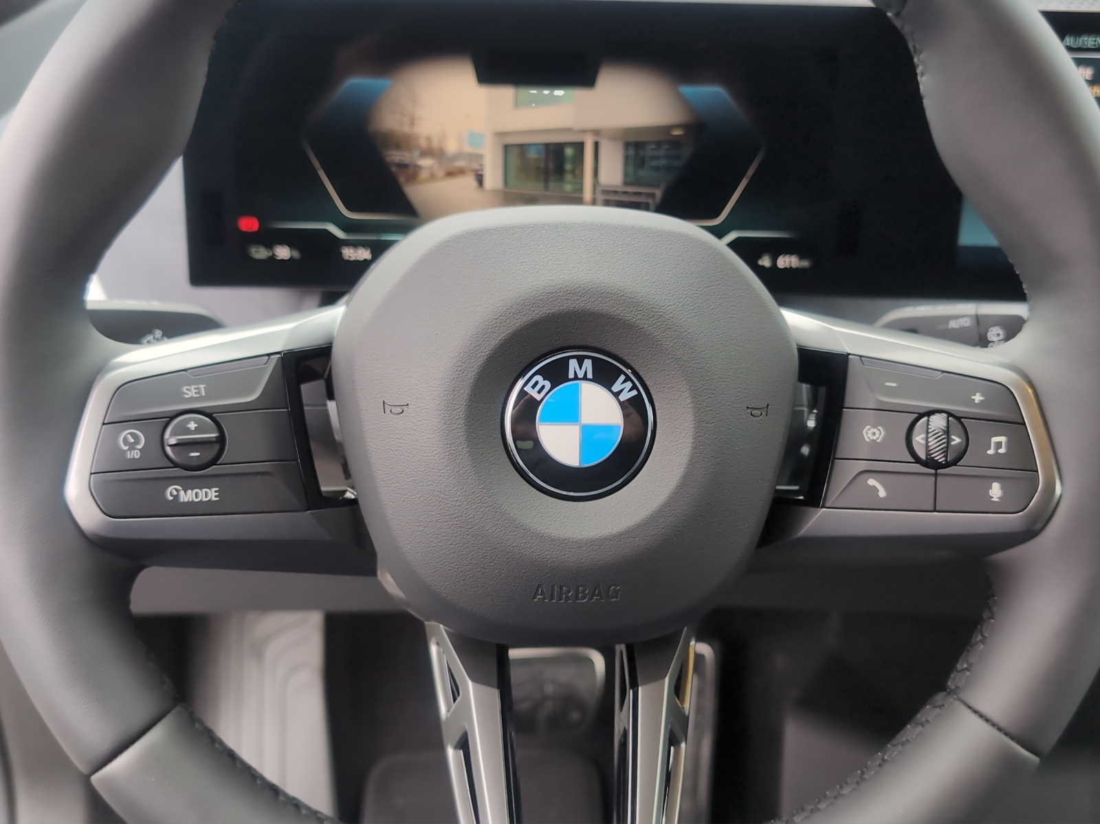 BMW iX xDrive45 M Sport-image-10
