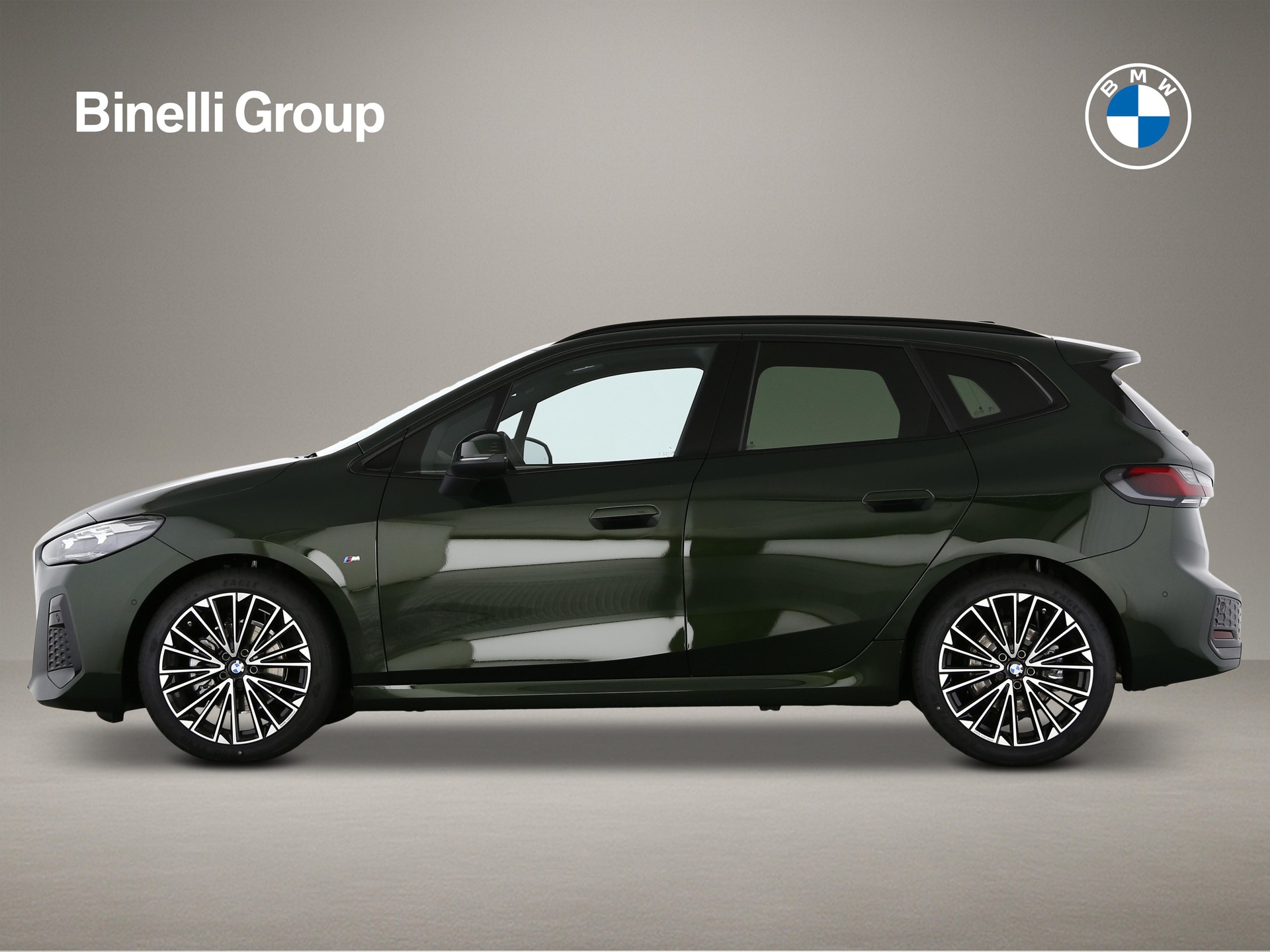 BMW 220i Active Tourer-showroom-element-1