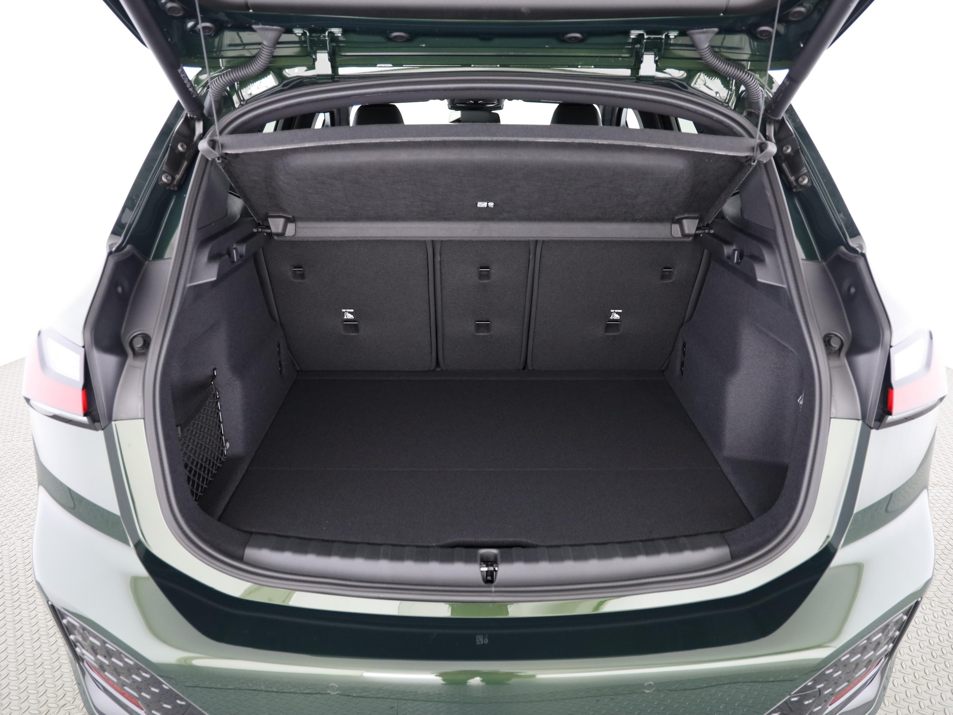 BMW 220i Active Tourer-image-17