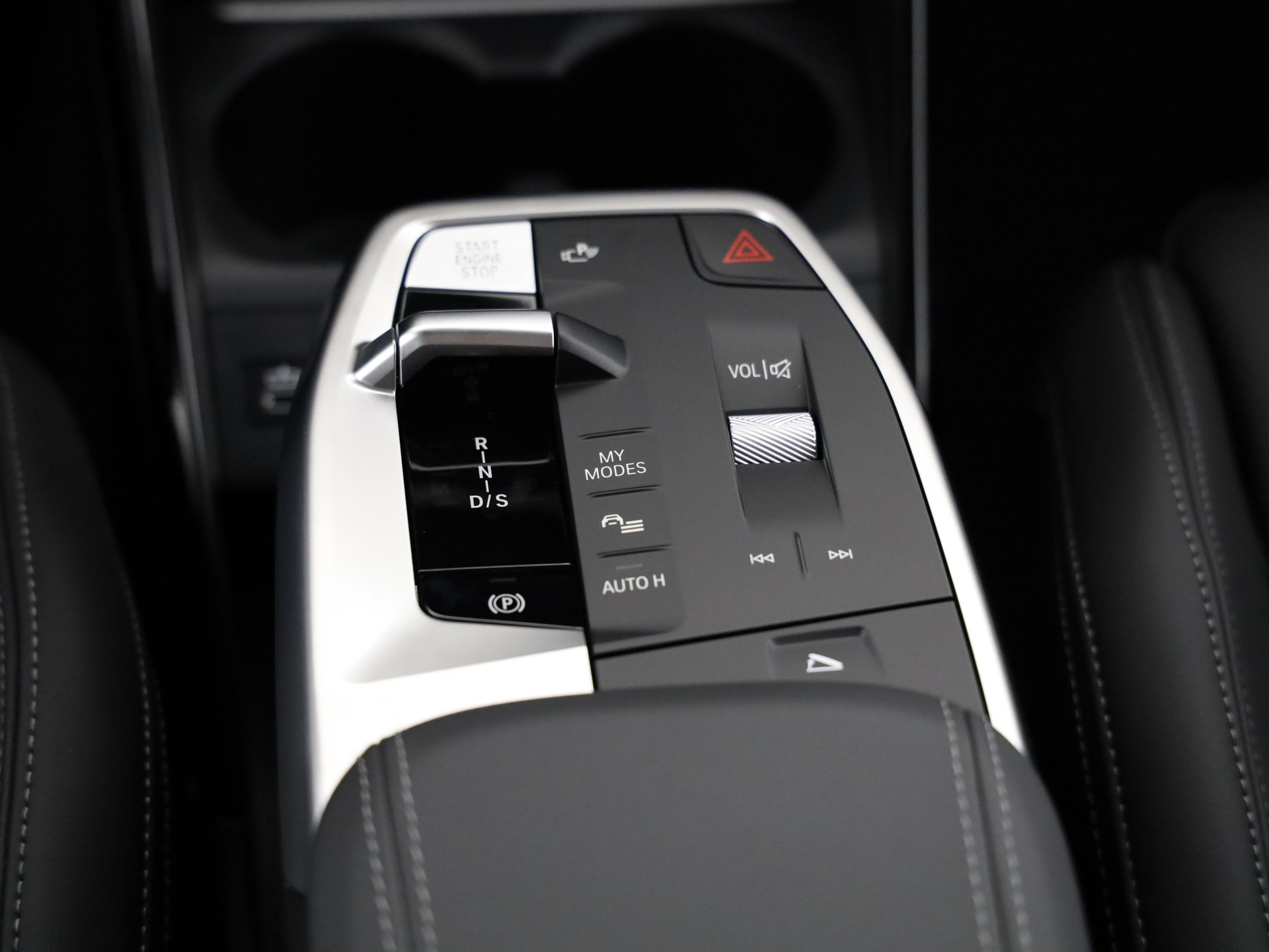 BMW 220i Active Tourer-image-14