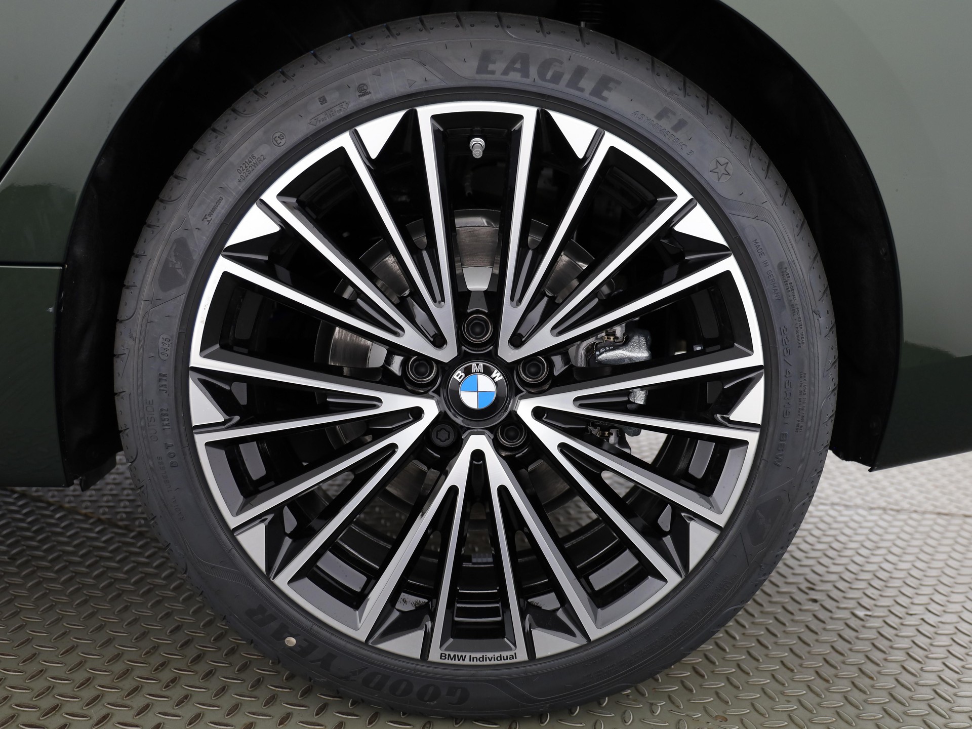 BMW 220i Active Tourer-image-19