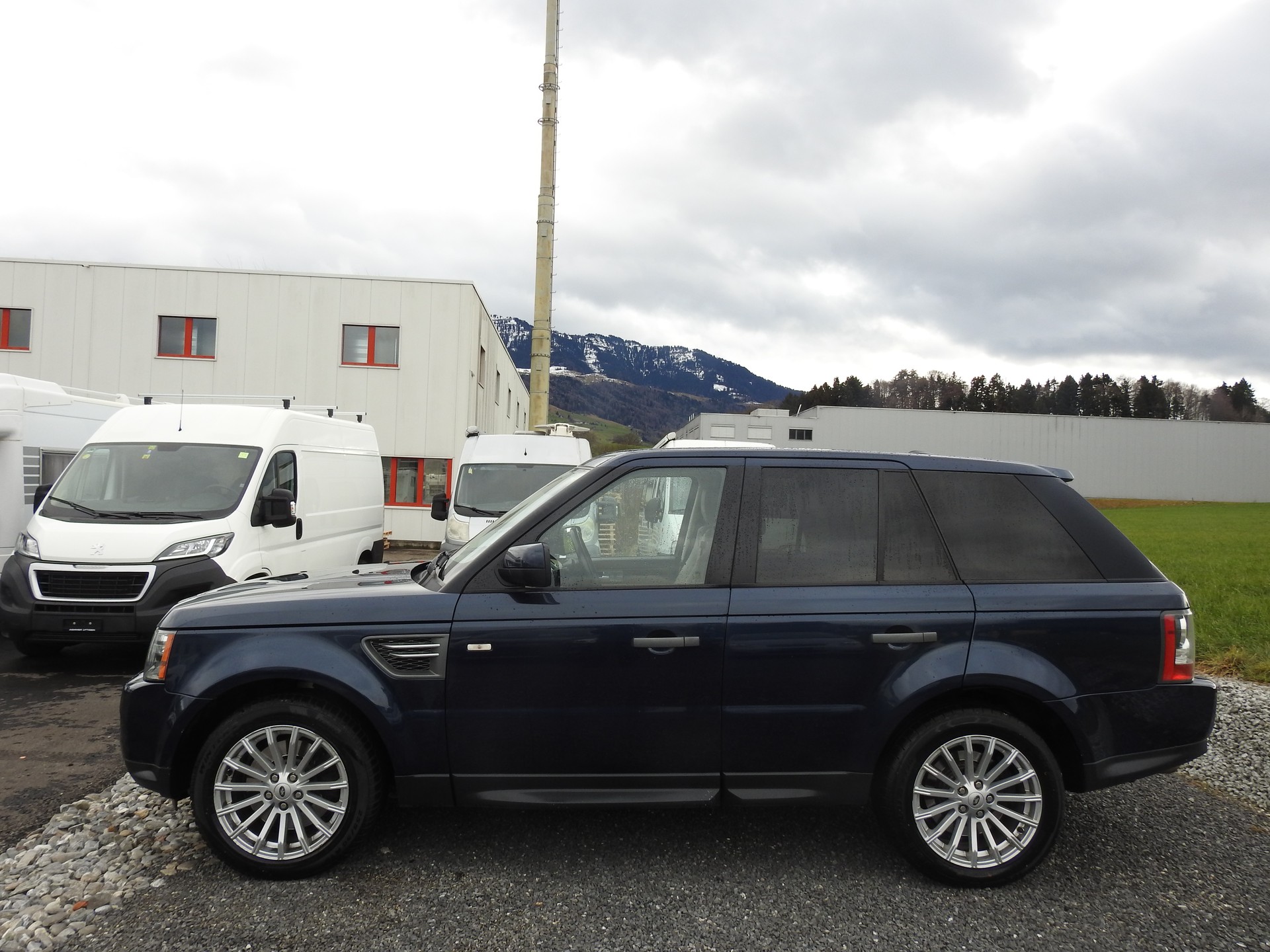 LAND ROVER Range Rover Sport 3.0 TDV6 HSE Automatic-image-2