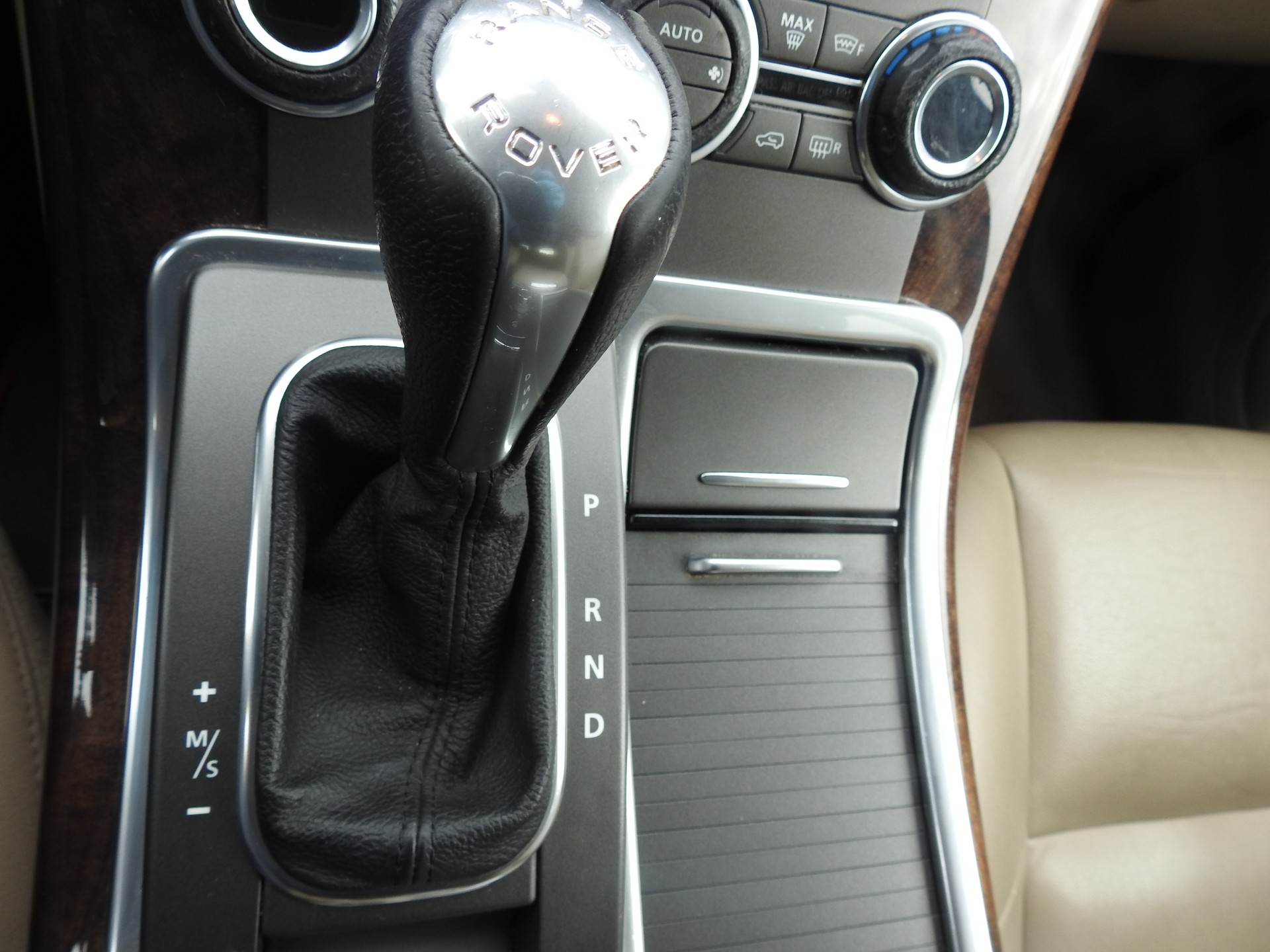 LAND ROVER Range Rover Sport 3.0 TDV6 HSE Automatic-image-22