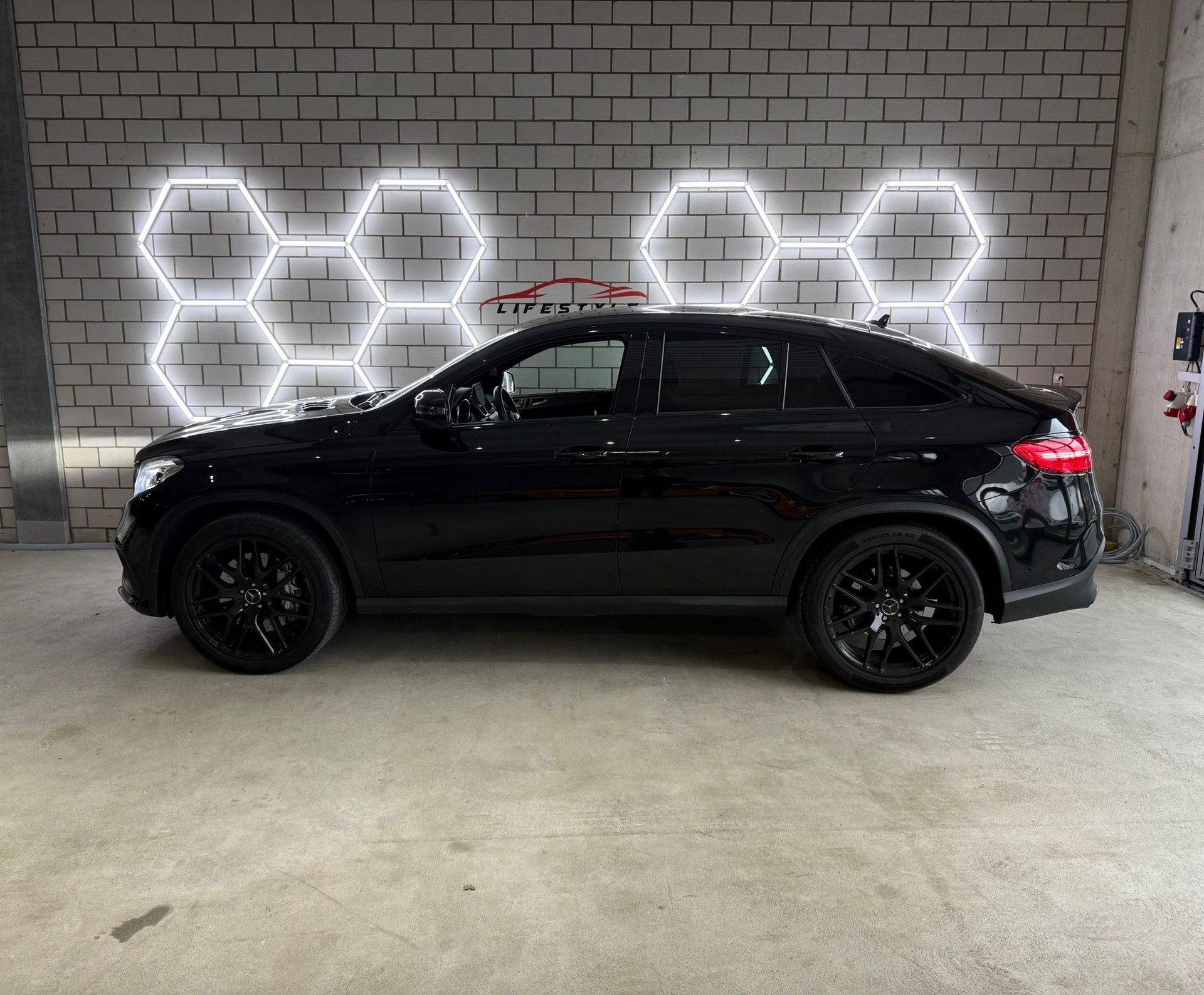 MERCEDES-BENZ GLE Coupé 63 AMG 4Matic Speedshift-image-1