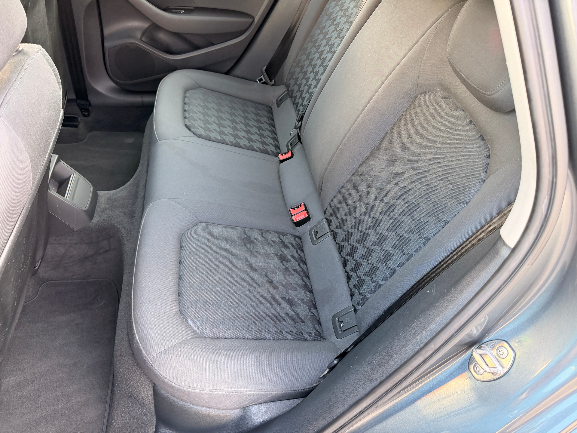 AUDI A3 Sportback 1.6 TDI Attraction-image-7