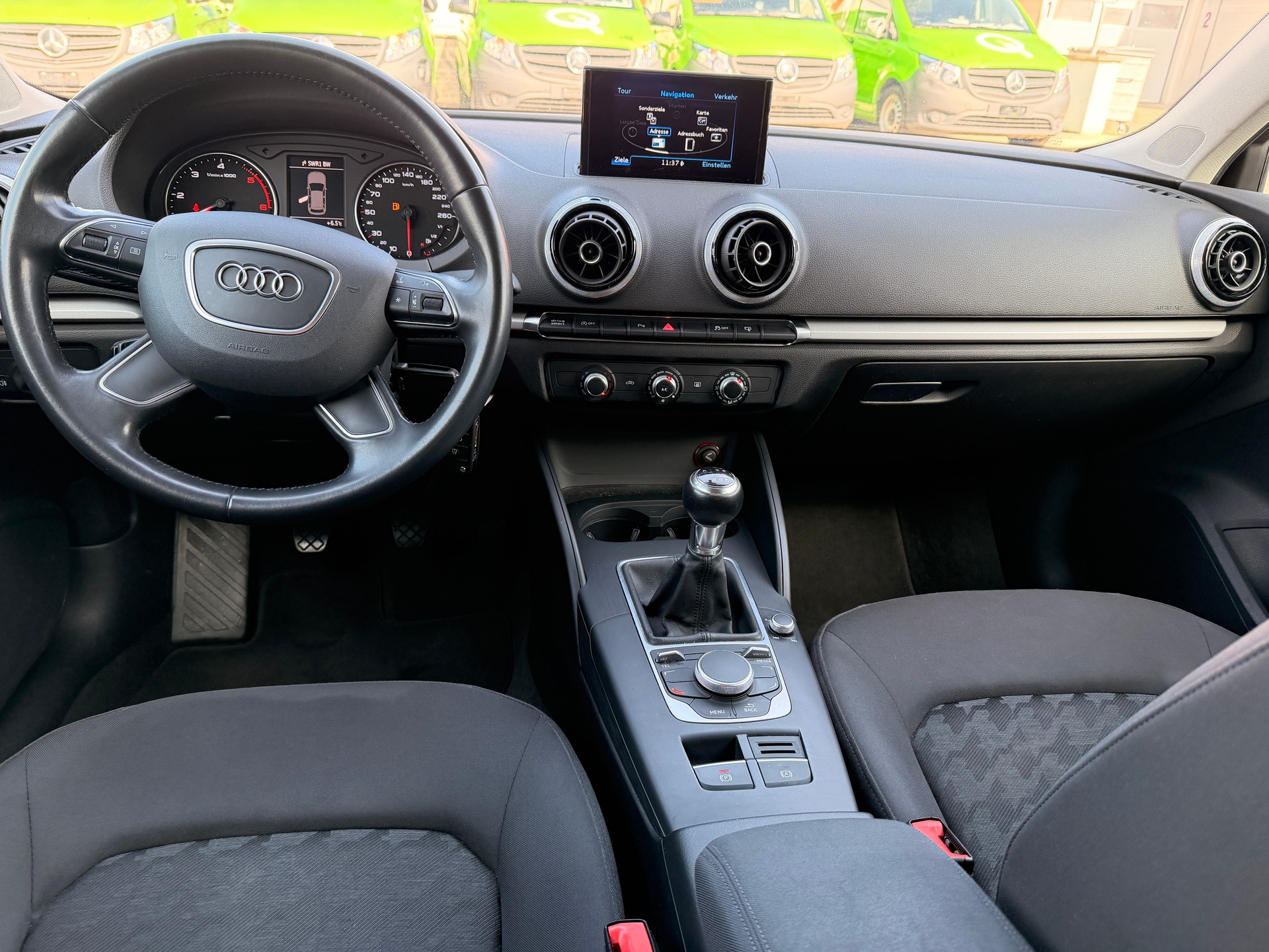 AUDI A3 Sportback 1.6 TDI Attraction-image-5