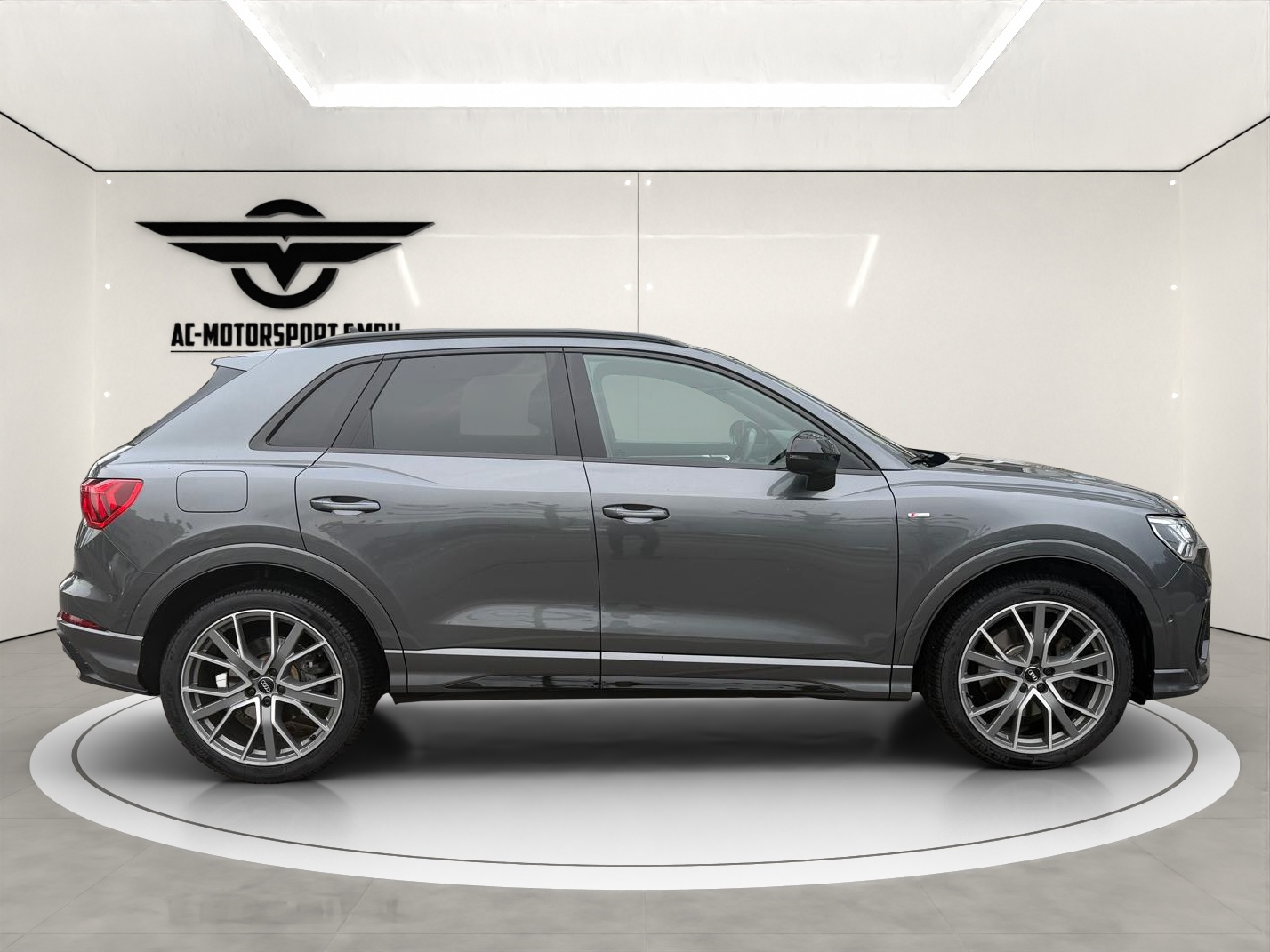 AUDI Q3 45 TFSI S line quattro S-tronic-image-7