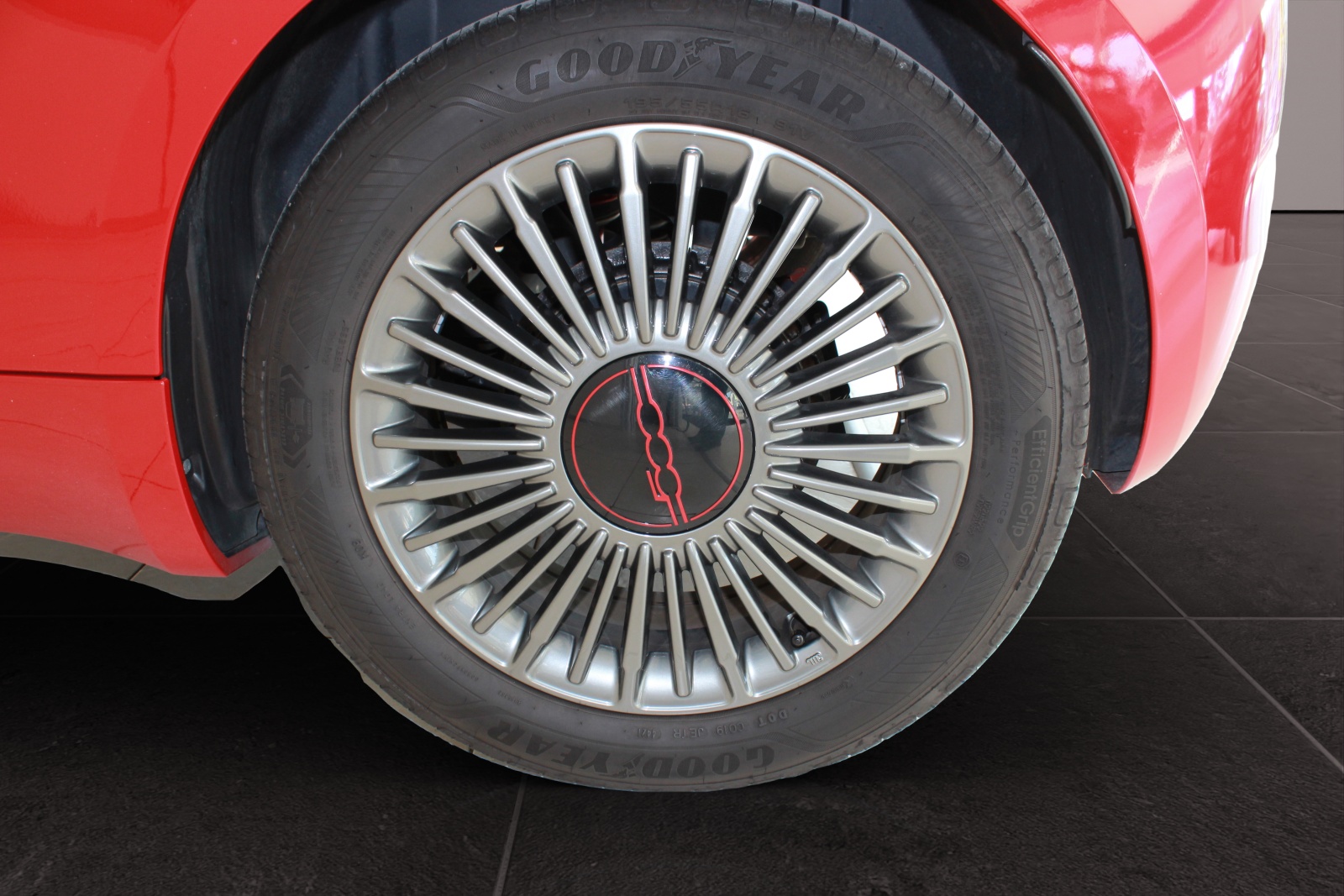 FIAT 500 electric 87 kW Red-image-13