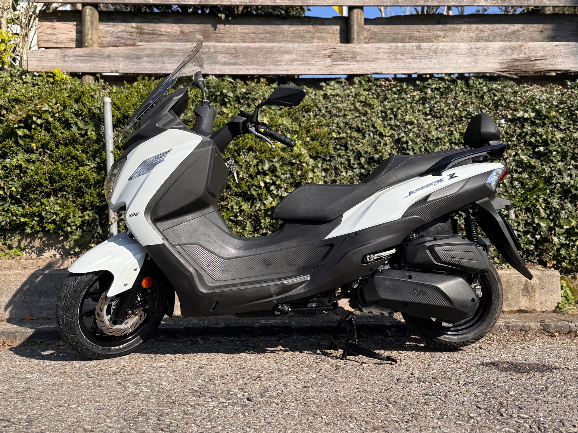 SYM Joymax-Z 300-showroom-element-1