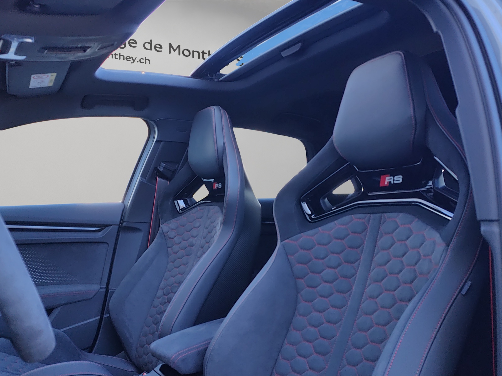 AUDI RS3 Sportback 2.5 TSI quattro S-tronic-image-6