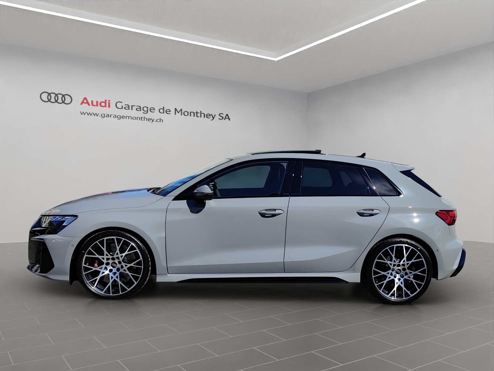 AUDI RS3 Sportback 2.5 TSI quattro S-tronic-image-1