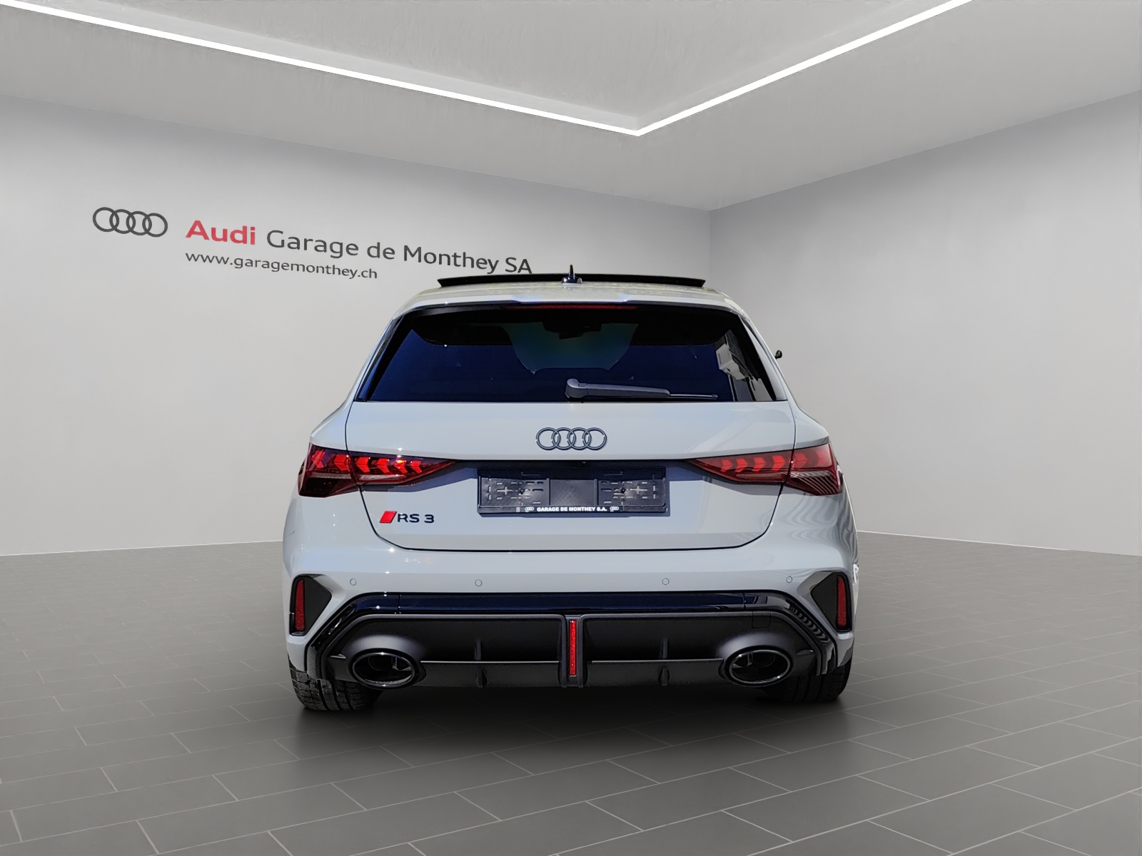 AUDI RS3 Sportback 2.5 TSI quattro S-tronic-image-3