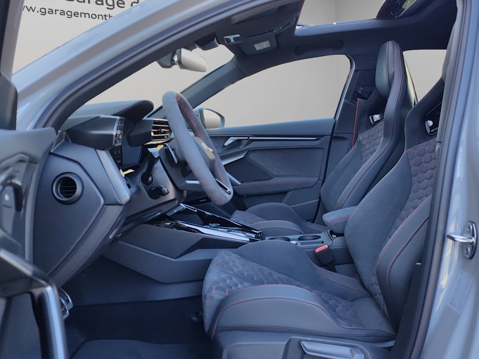 AUDI RS3 Sportback 2.5 TSI quattro S-tronic-image-5