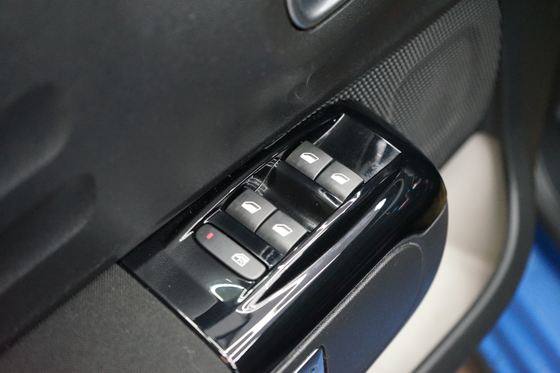 CITROEN C3 1.2i PureTech Shine-image-18