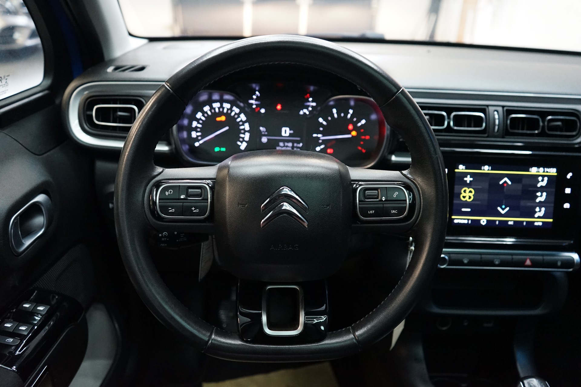 CITROEN C3 1.2i PureTech Shine-image-7