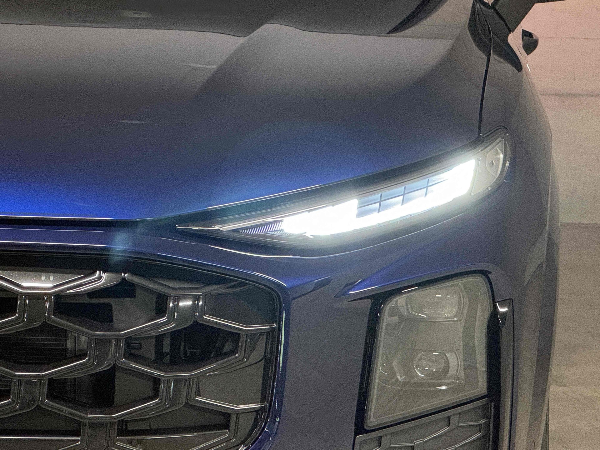 AUDI Q3 SUV TFSI quattro 195 kW S tronic-image-5