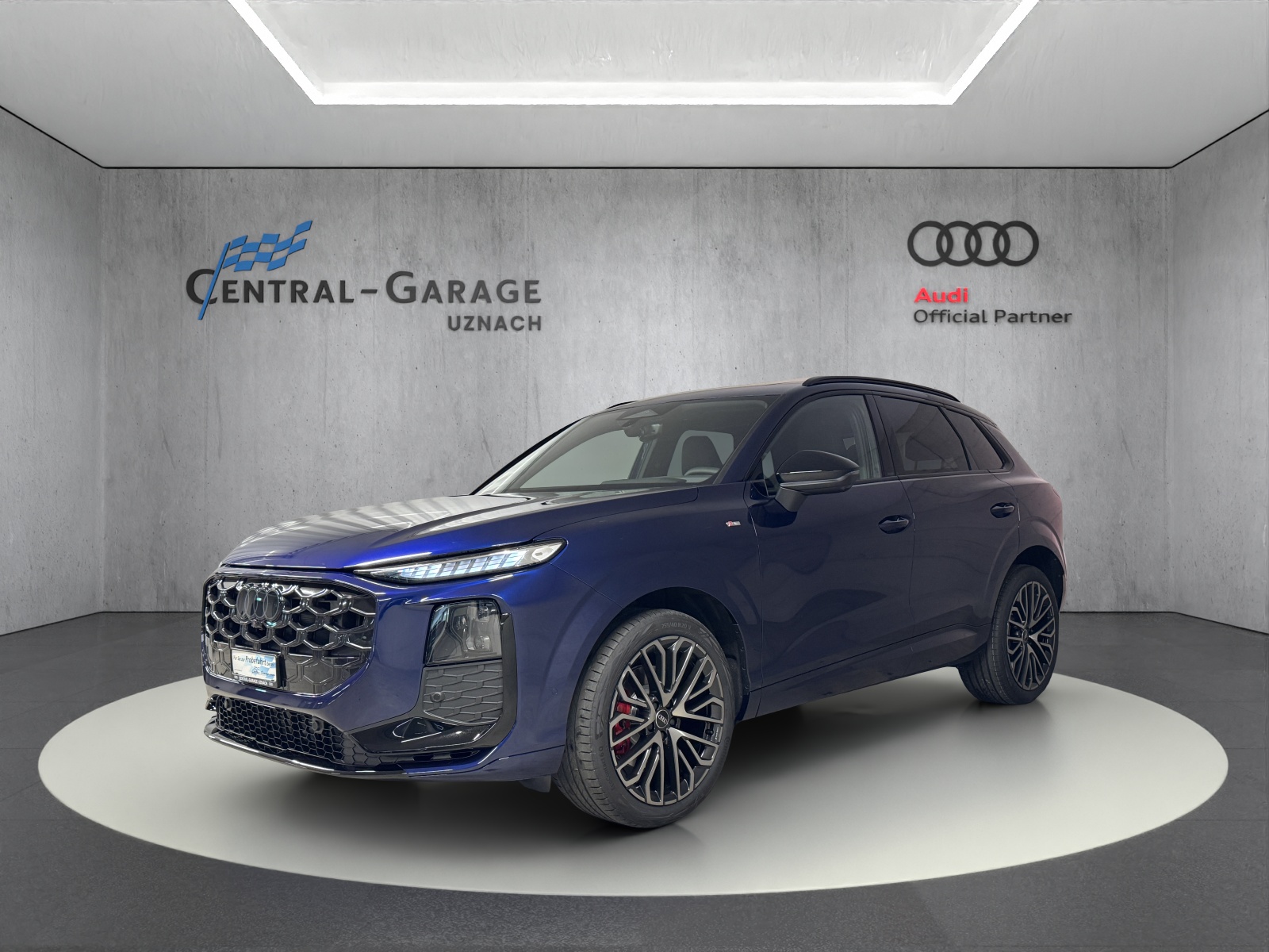AUDI Q3 SUV TFSI quattro 195 kW S tronic-image-0