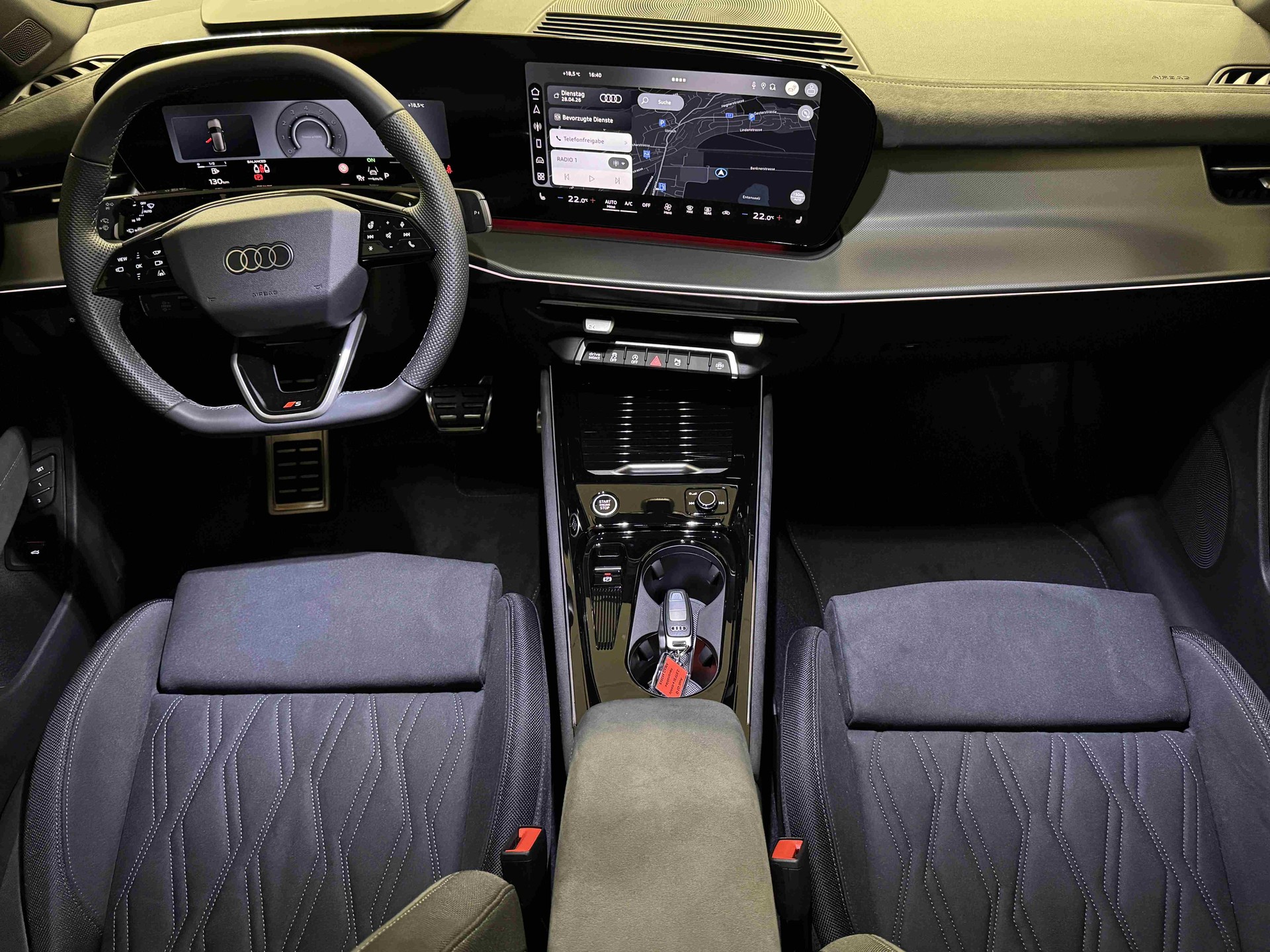 AUDI Q3 SUV TFSI quattro 195 kW S tronic-image-8