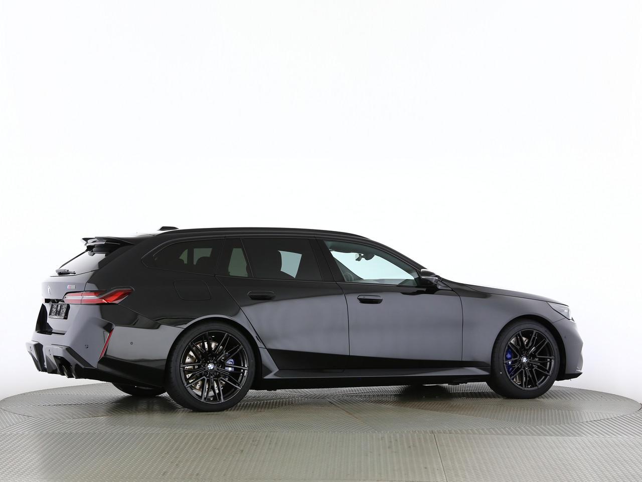BMW M5 xDrive Touring-image-15
