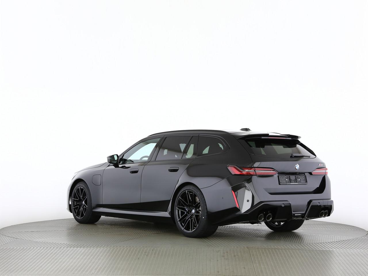 BMW M5 xDrive Touring-image-9