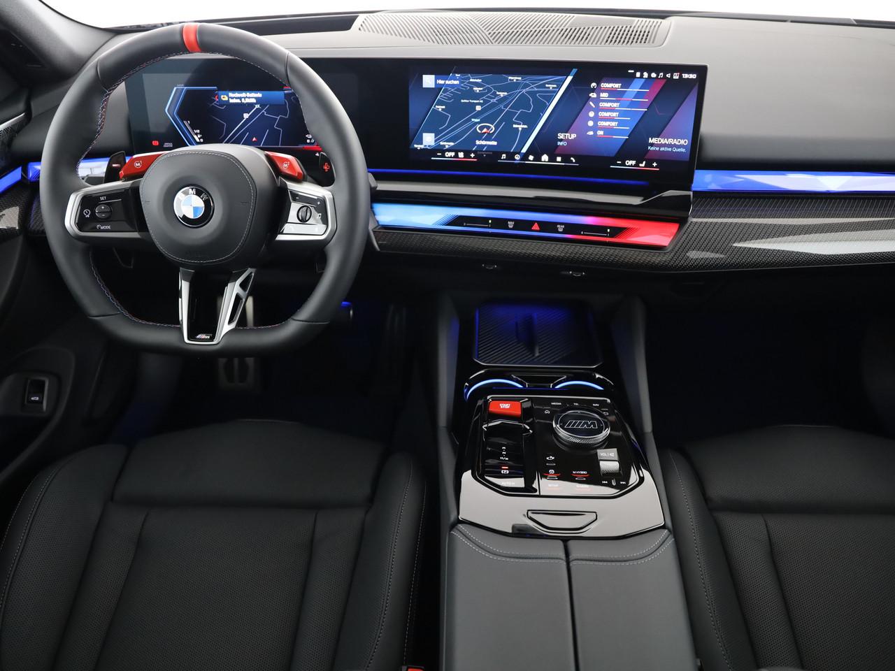 BMW M5 xDrive Touring-image-25