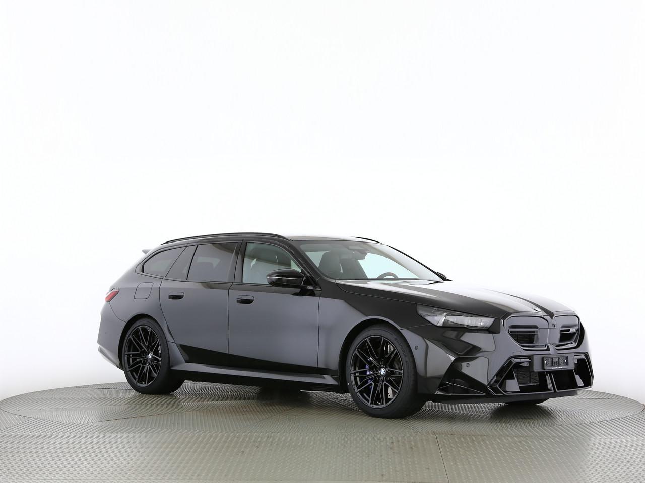 BMW M5 xDrive Touring-image-19