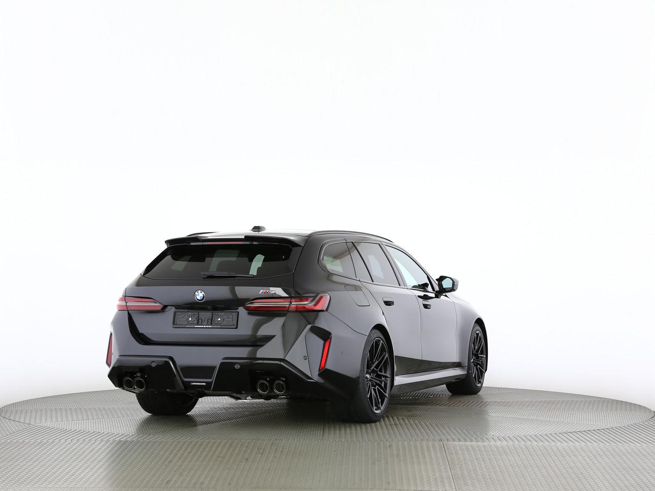 BMW M5 xDrive Touring-image-12