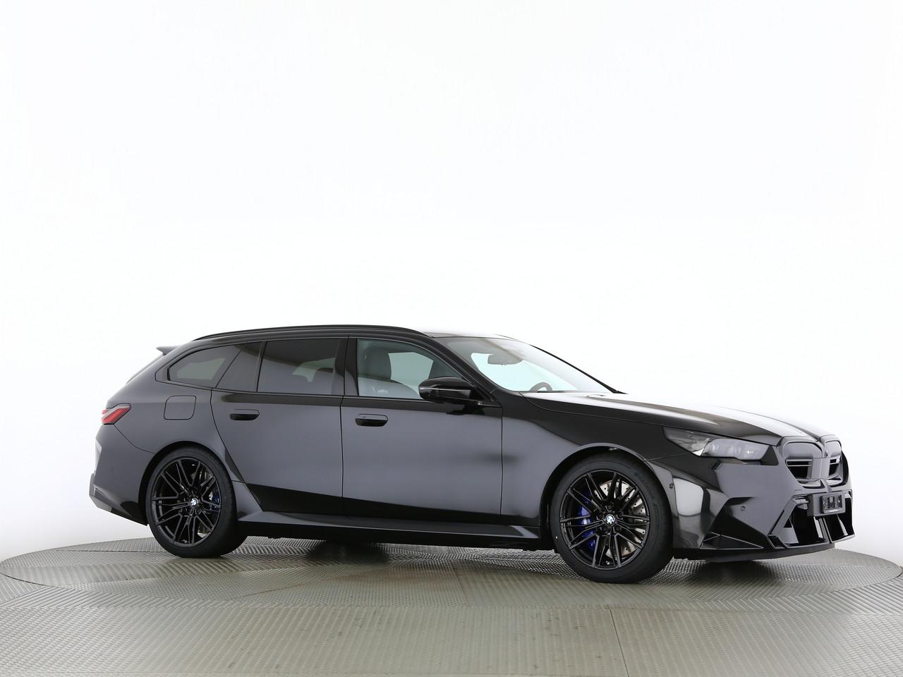 BMW M5 xDrive Touring-image-18