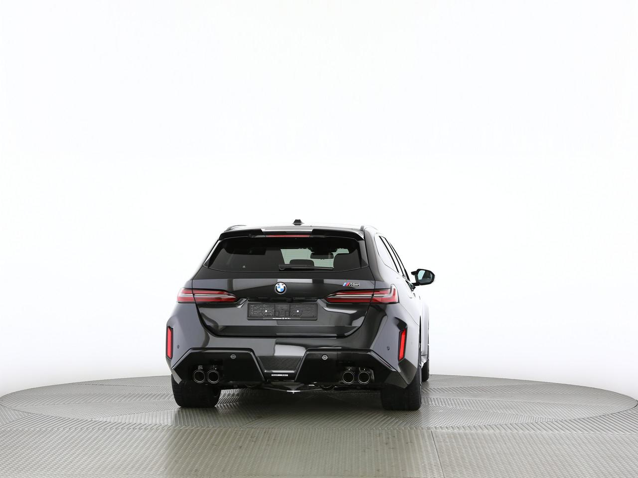 BMW M5 xDrive Touring-image-11