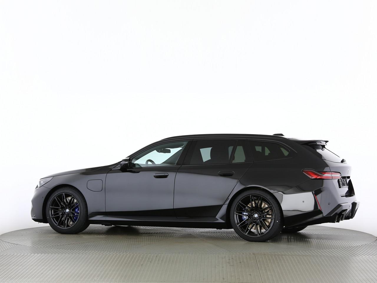 BMW M5 xDrive Touring-image-6