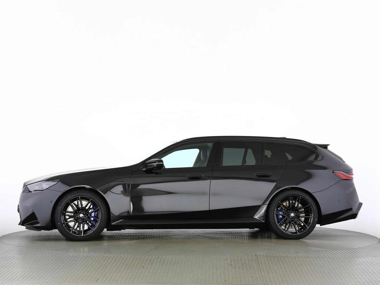 BMW M5 xDrive Touring-image-5