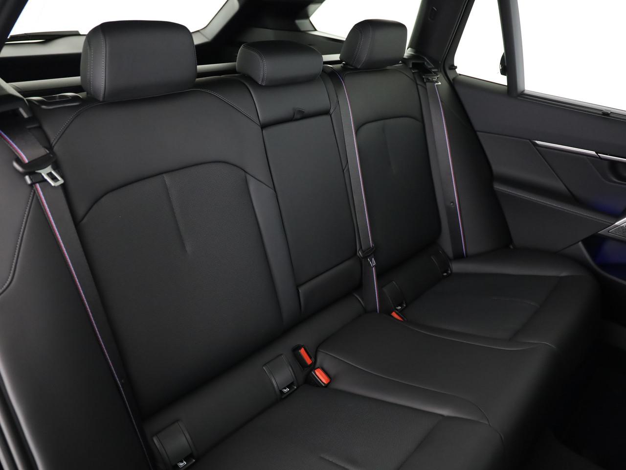 BMW M5 xDrive Touring-image-23
