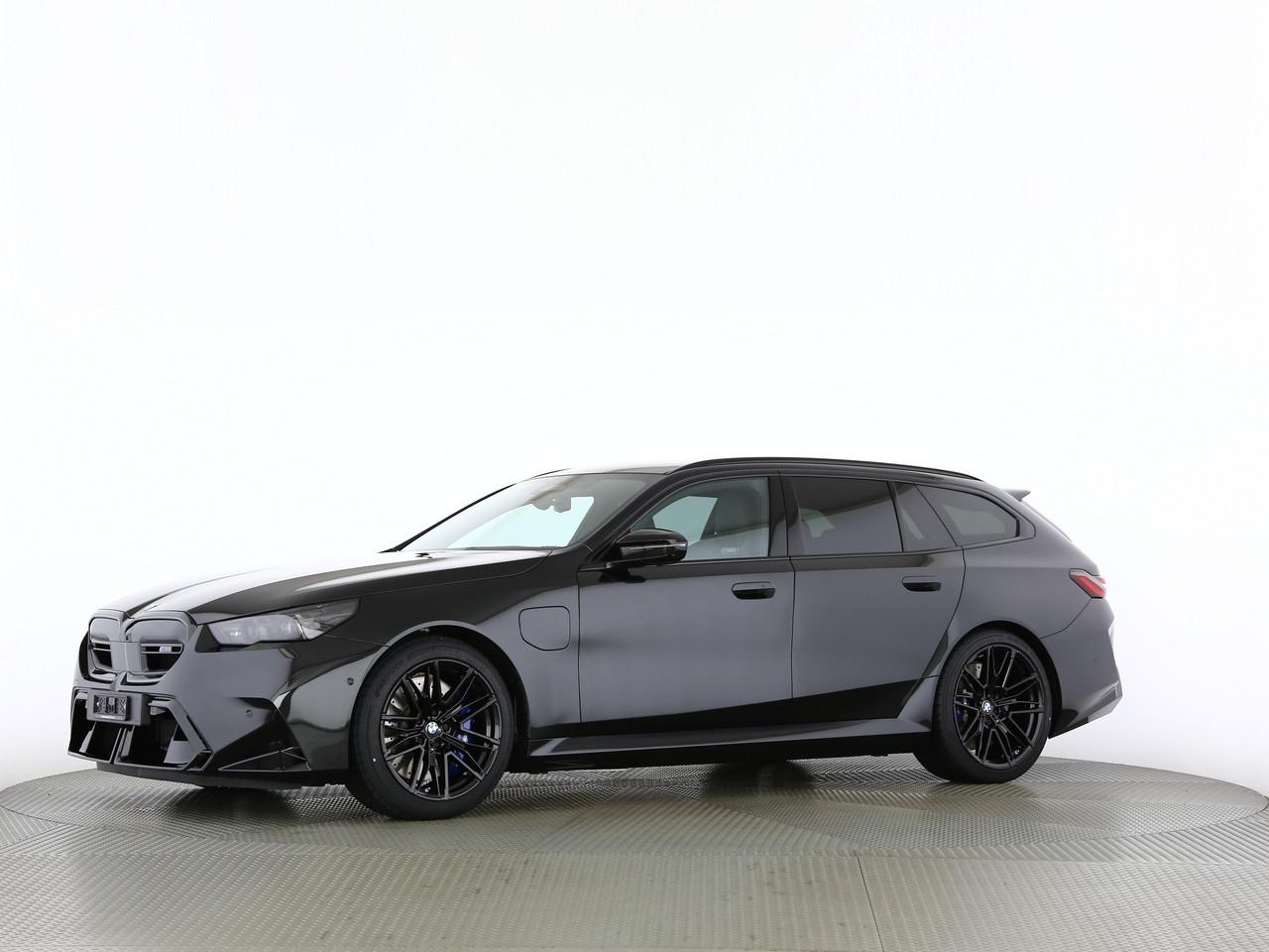 BMW M5 xDrive Touring-image-3