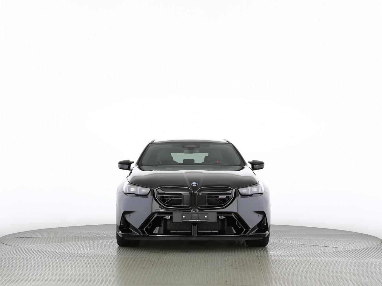 BMW M5 xDrive Touring-image-22