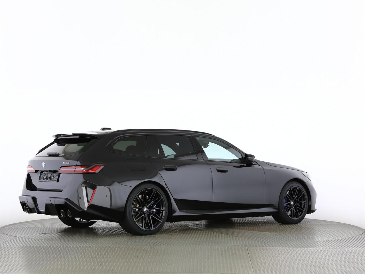 BMW M5 xDrive Touring-image-14