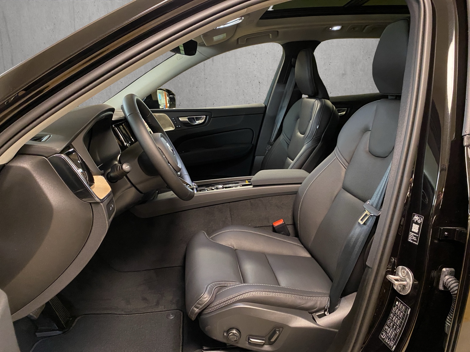 VOLVO XC60 T6 eAWD PluginHybrid Ultra Bright Geartronic-image-7