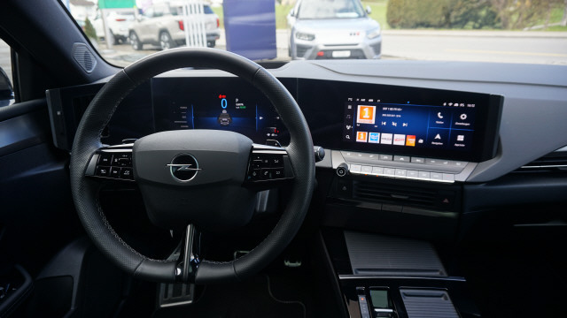 OPEL Astra 1.6 PHEV GSe A-image-11