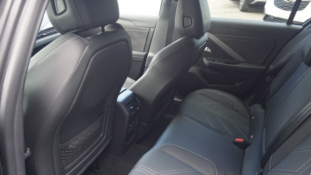 OPEL Astra 1.6 PHEV GSe A-image-8